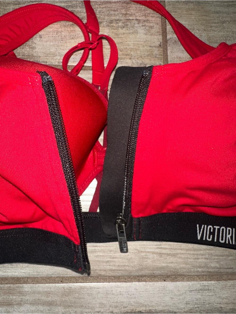 Victoria Secret Knock Out Front Zip Red Sports Bra 🍓🍒 - Picture 7 of 14